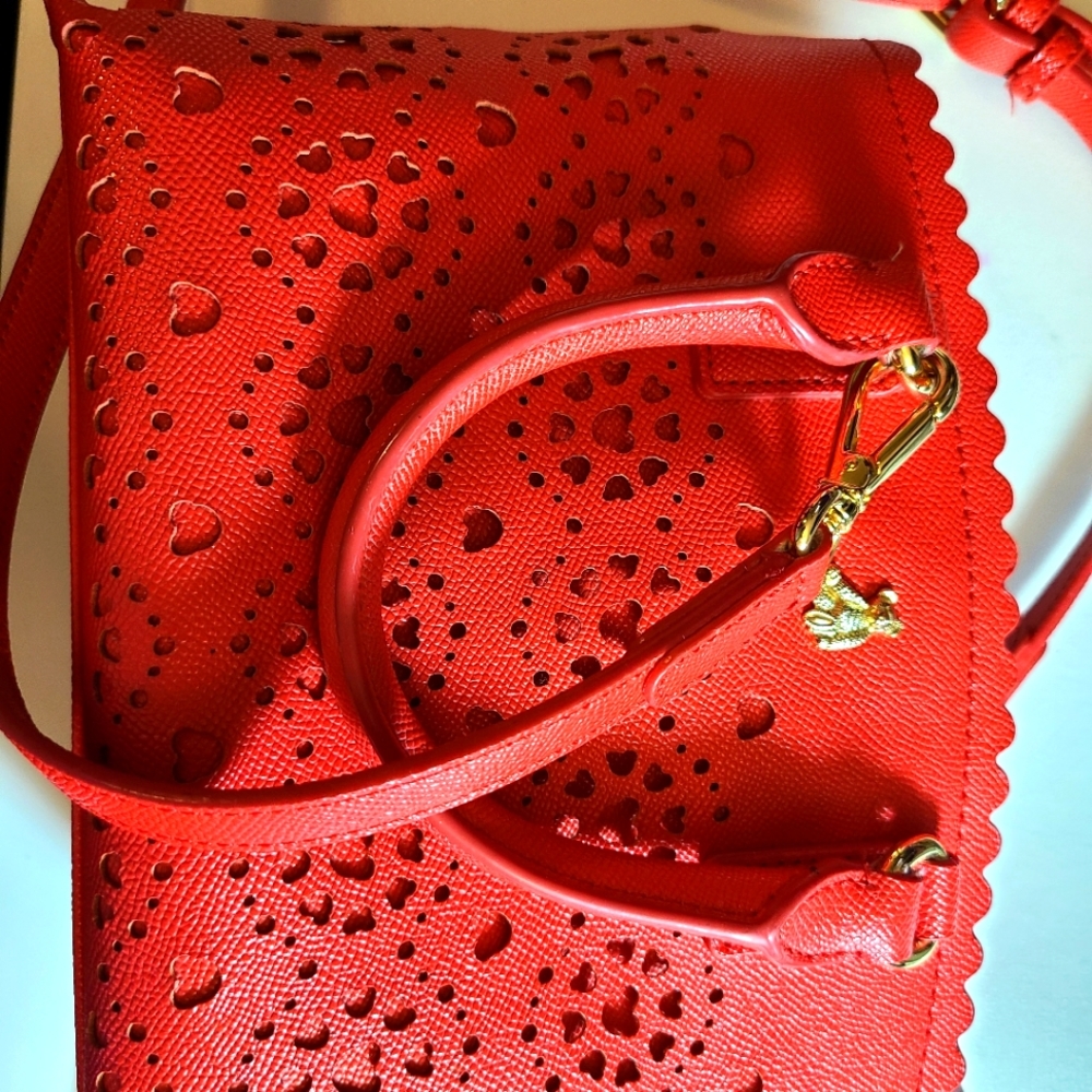 Teenie Wrenie cute red crossbody bag